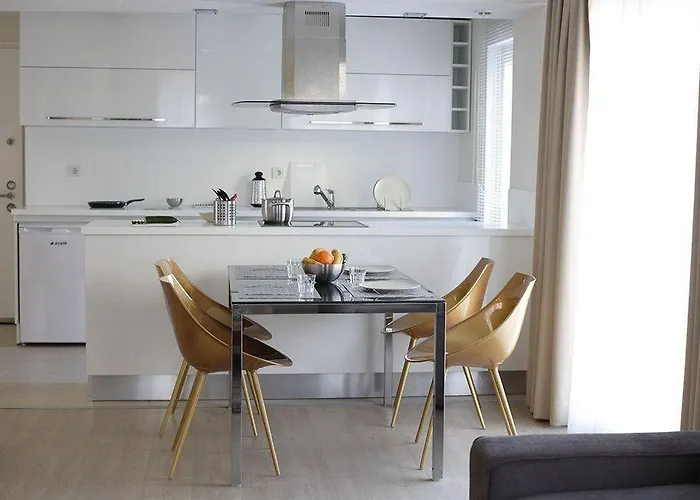 ناردي نيسانتاسي *